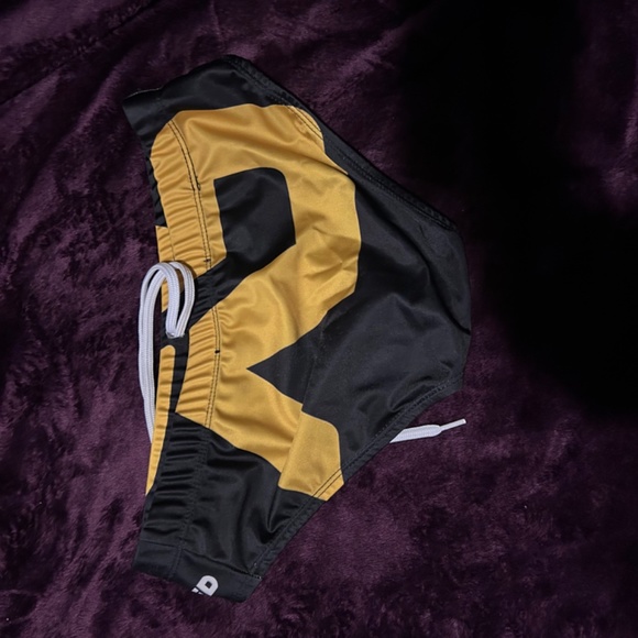 Addicted men’s swim briefs - Picture 2 of 3